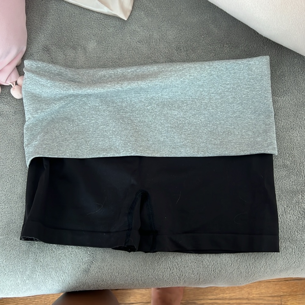 VS Pink Yoga Shorts - Picture 2 of 2